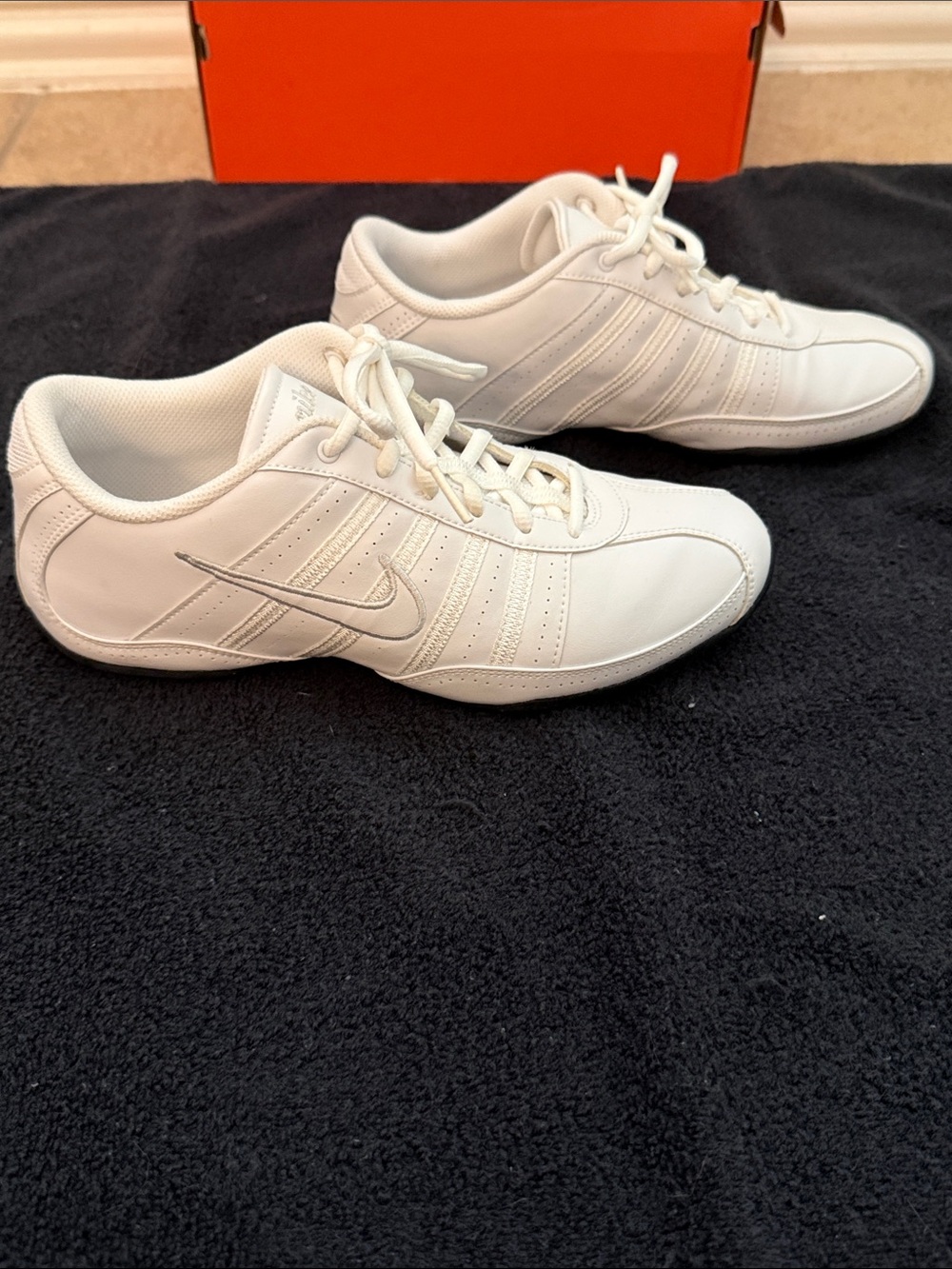 Women’s Nike Musique III SL Sneakers - Picture 6 of 9